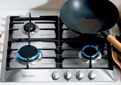 How do I choose the right size, configuration, and features for my narrow gas cooktop?